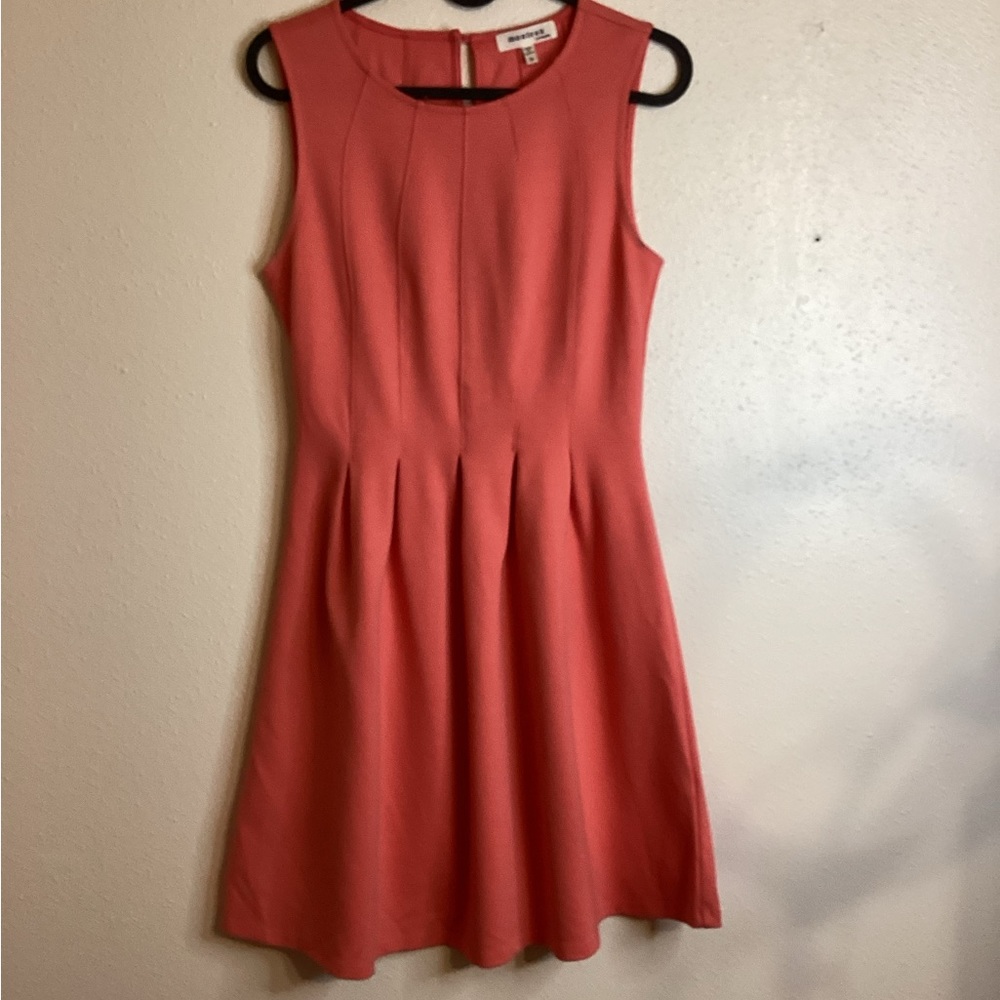 Montesquieu Coral Sleeveless Size Small Dress